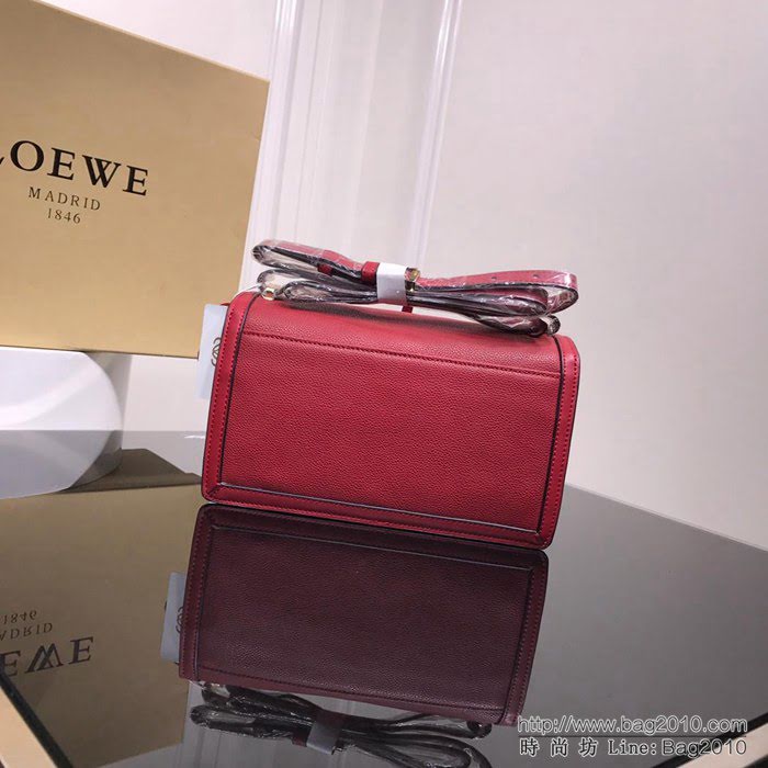 LOEWE羅意威 原單品質 Barcelona三角包 0158 最新概念款 小牛皮荔枝紋 肩背斜挎包  jdl1190